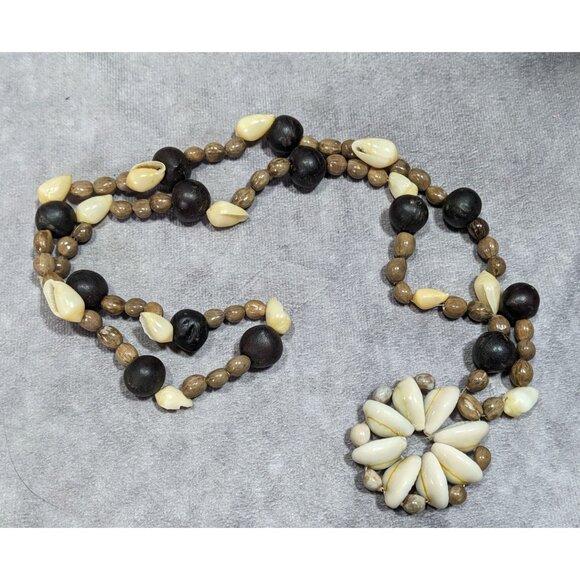 Retro Mermaidcore Cowrie Shell And Natural Seed Flower Pendant Necklace - Picture 8 of 8